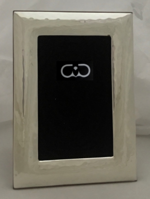 MOLDURA PRATA RECTANGULAR MARTELADA