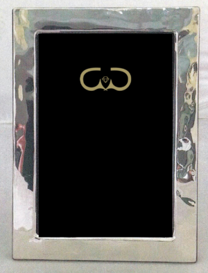 MOLDURA PRATA RECTANGULAR MARTELADA