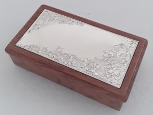 GUARDA JÓIA PRATA MADEIRA RECTANGULAR