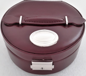 GUARDA JÓIA PRATA DE PELE VIAGEM